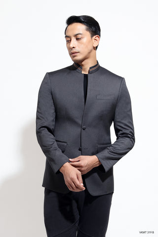 Sporty jacket with regimental tape on collar