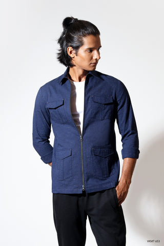 Sporty shaket in with double patch pocket a& zipper at front