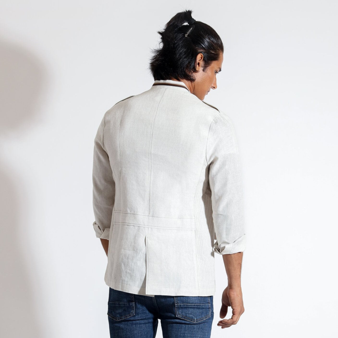 Shaket with double patch pocket and regimental tape