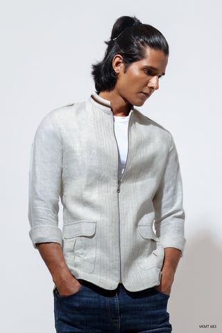 Sporty shaket with stitch detail along centrefront zipper