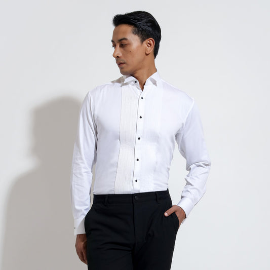 Long sleeve wing collar shirt with cufflink and contrast buttons