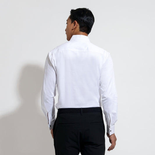 Long sleeve wing collar shirt with cufflink and contrast buttons