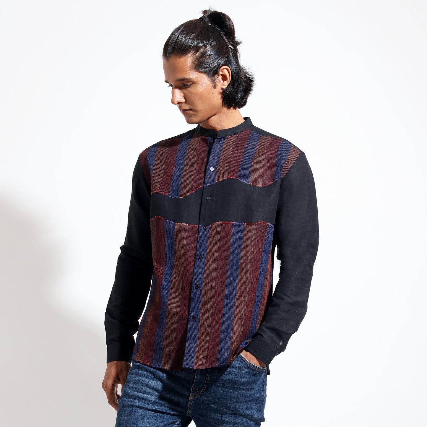 Long sleeve shirt with multicolor topstitch detail