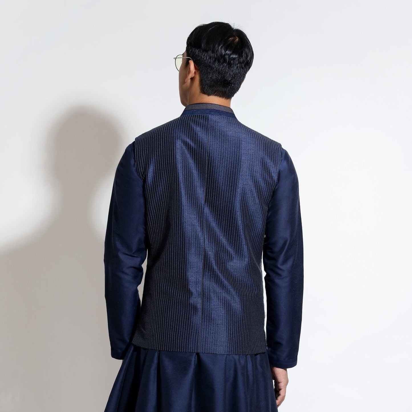 Sleeveless bandi with all over floral couching embroidey