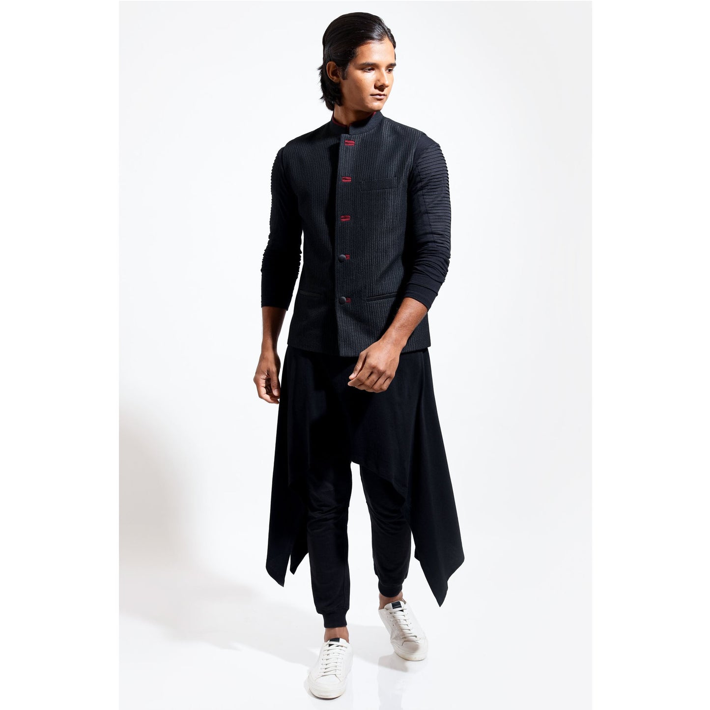 Sleeveless bandi with tonal stylized zigzag layered over jersey handkerchief hem kurta