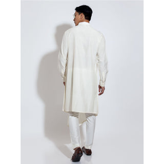 Assymetric hem kurta with zardozi applique at chest