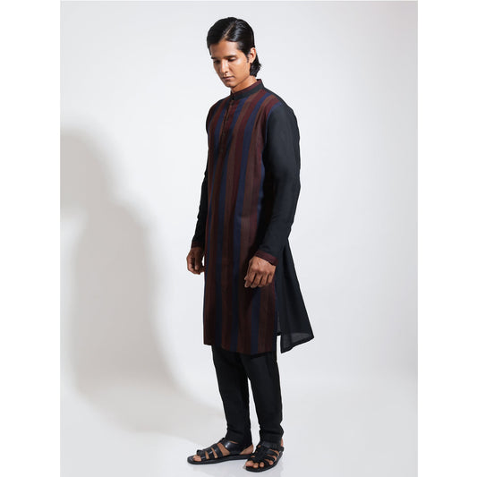 Assymetric hem kurta with zardozi applique at chest and jersey sleeves