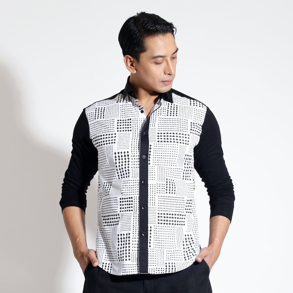 Long sleeve shirt with dot and line print and jersey sleeves