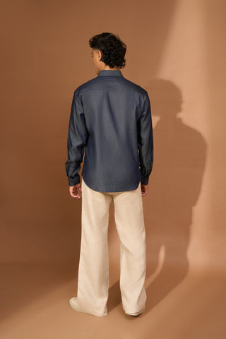 Tonal contrast circular patch applique shirt
