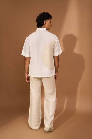 Short sleeve boxy shirt in white with color block and kantha stitch