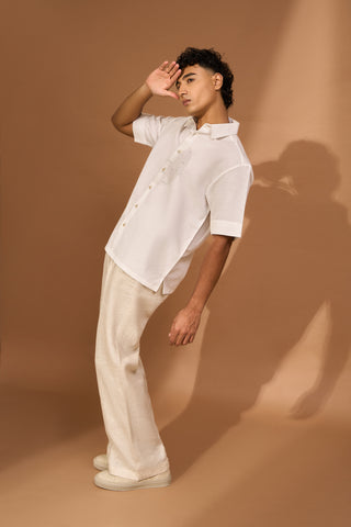 Short sleeve boxy shirt in white with color block and kantha stitch