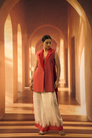 Checkered stylised wasitcoat with Cutwork Lapel