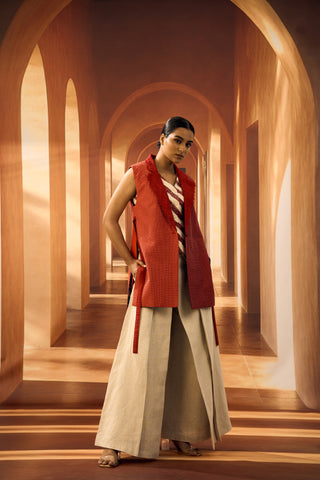 Checkered stylised wasitcoat with Cutwork Lapel