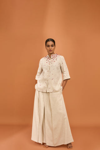 Built Up Neck Top with Floral Appplique & Splatter