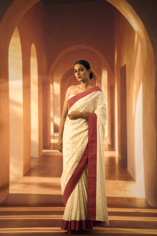 Chiniya Saree in Malli Mozhi Print with Checkered Border