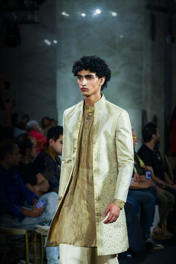 Pon Thira Kurta