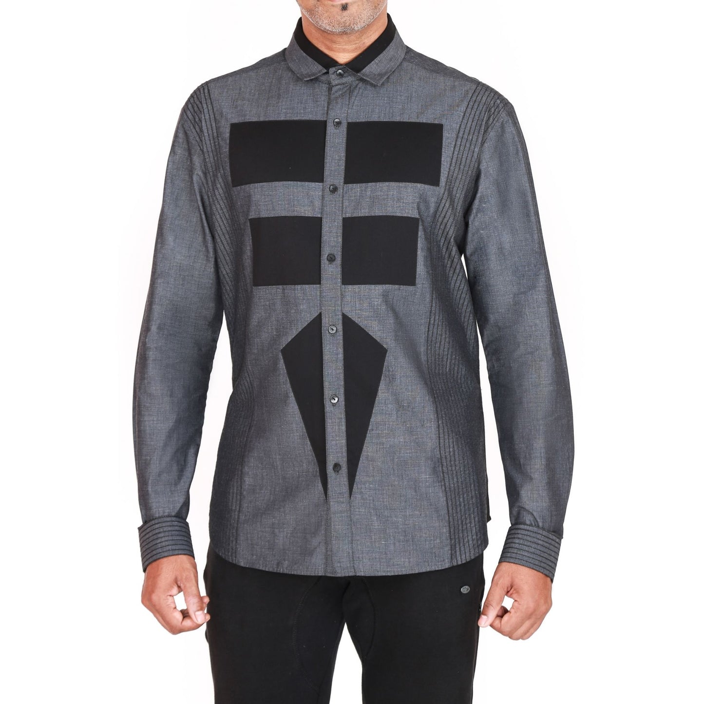 Long sleeve shirt with geometric colour blocked applique