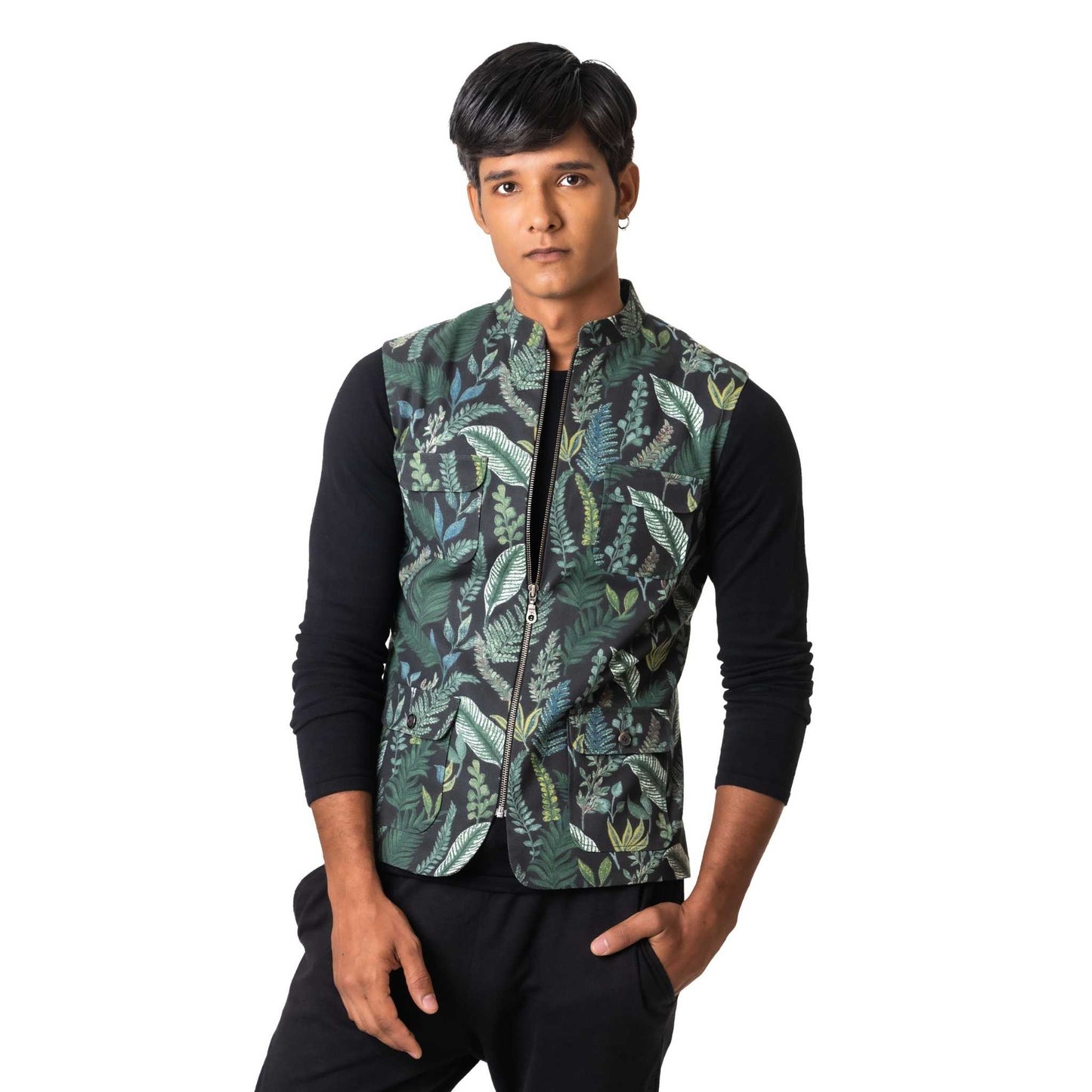 Sleeveless bandi in jungle printed cotton with metallic zipper