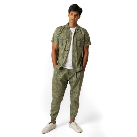 Short sleeve shirt and joggers co-ord set in leaf print